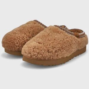 UGG Tasman Maxi Curly - Women’s Size 9 - excellent condition - with original box